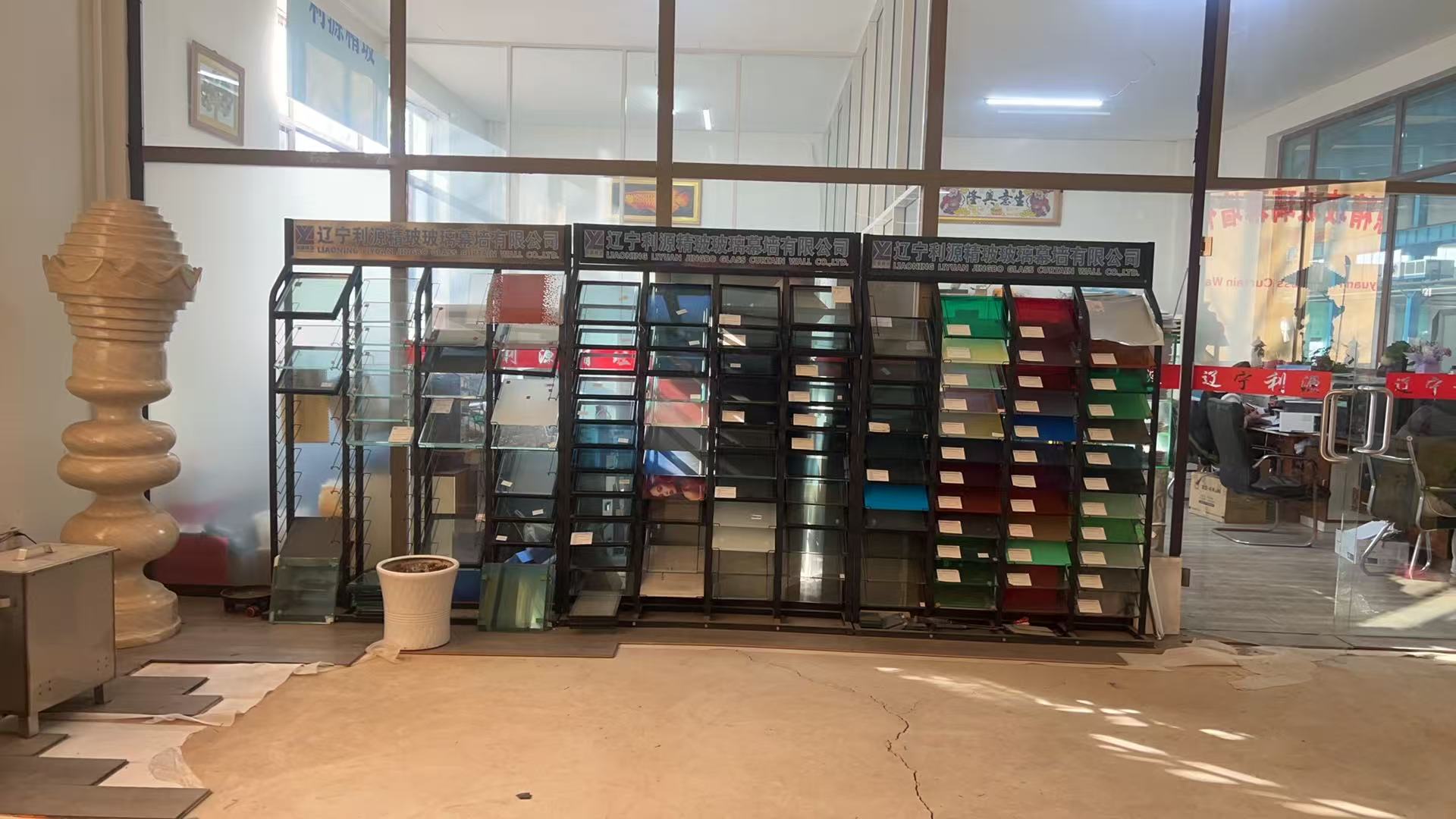 东营市工程玻璃批量采购夹层夹丝玻璃 - 一站式服务